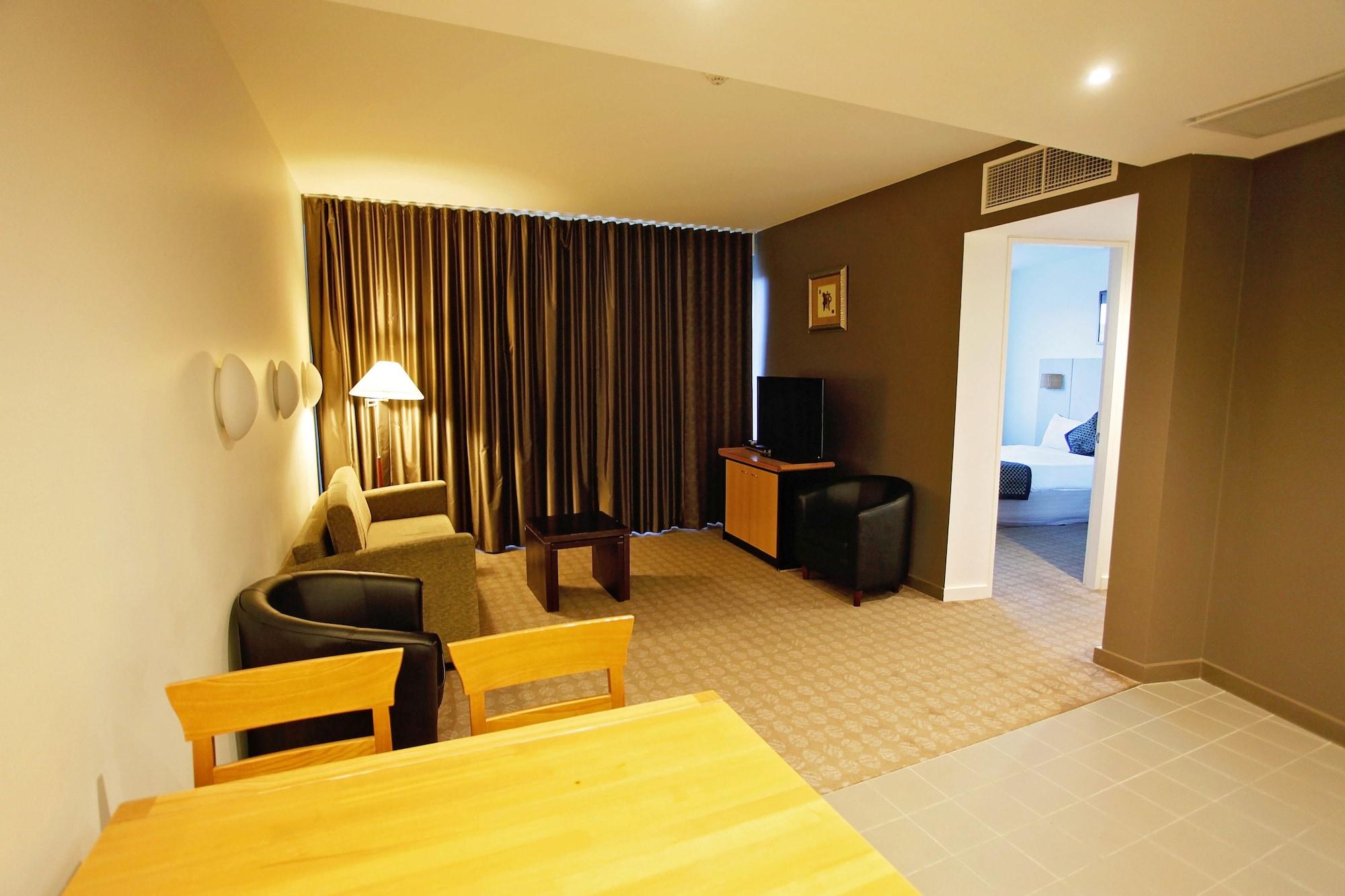 Golden Pebble Hotel Wantirna Exterior photo