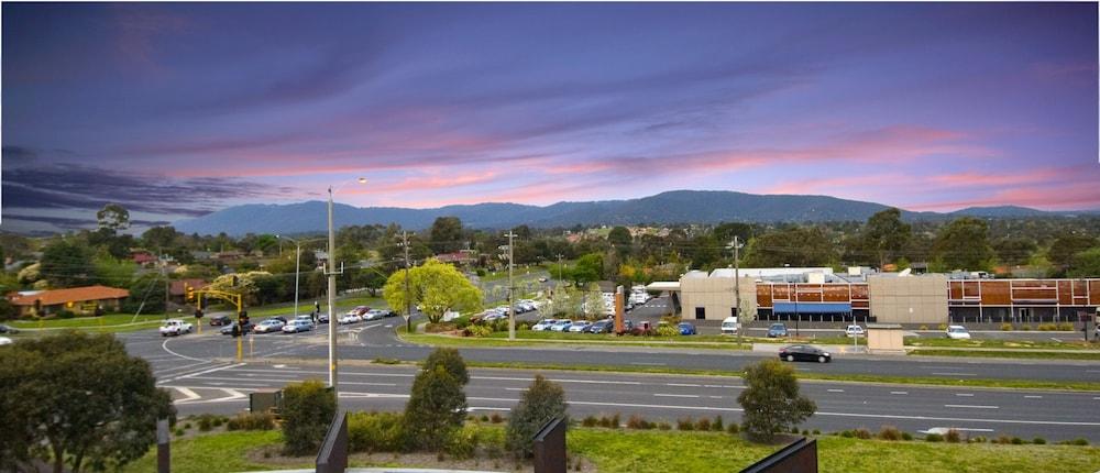 Golden Pebble Hotel Wantirna Exterior photo