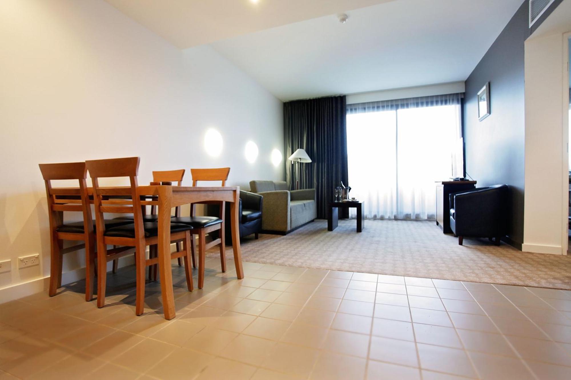 Golden Pebble Hotel Wantirna Room photo