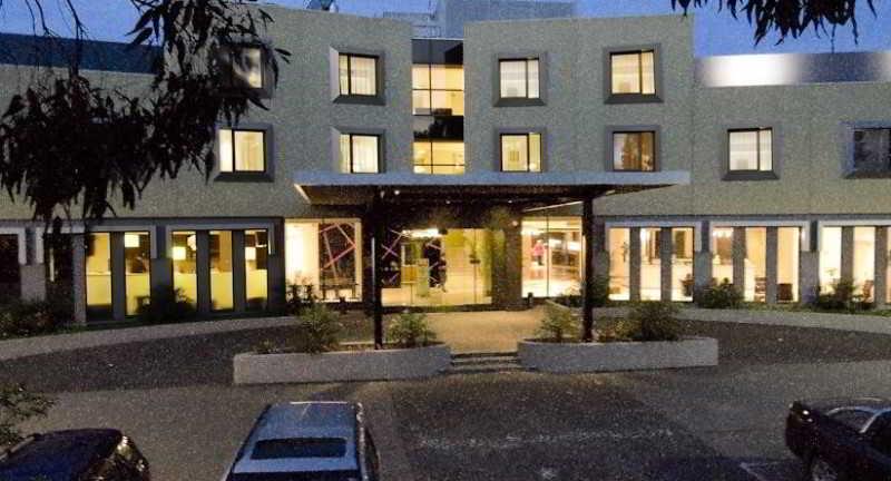 Golden Pebble Hotel Wantirna Exterior photo
