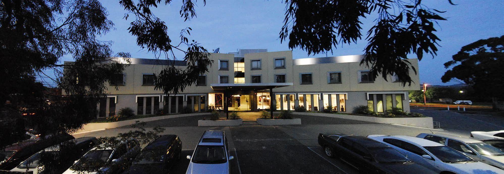Golden Pebble Hotel Wantirna Exterior photo